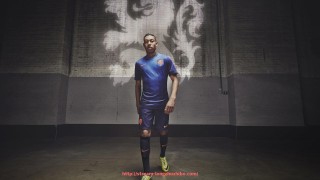 龙珠直播-世俱杯比赛中换人策略与球员替补登场效果对比研究